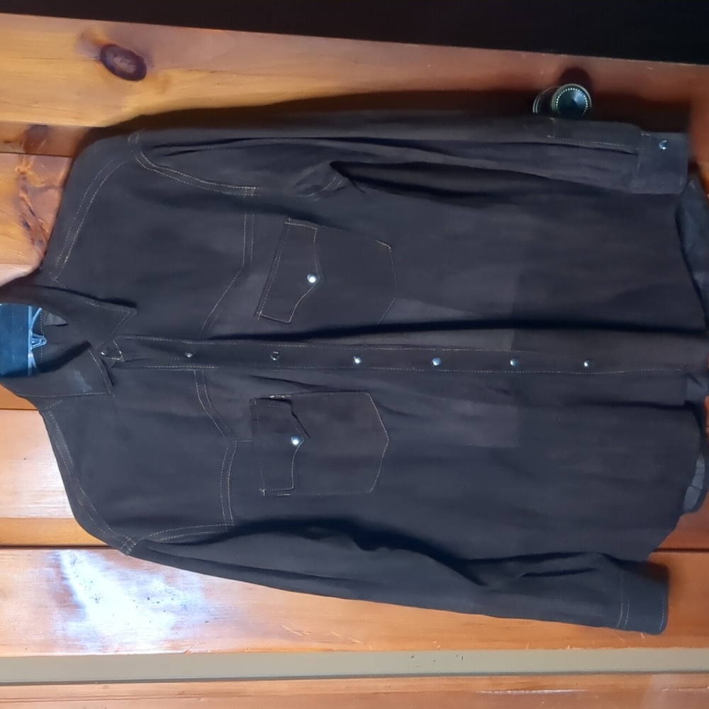 Vintage snap front closure 💯 suede leather long sleeve western style shirt